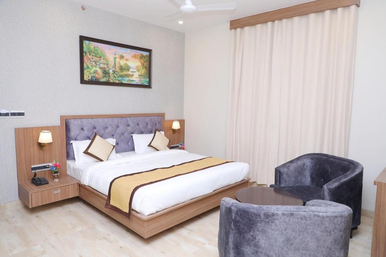 Hotel Pine Regency - Aravali'S Peak View Udajpur Zewnętrze zdjęcie