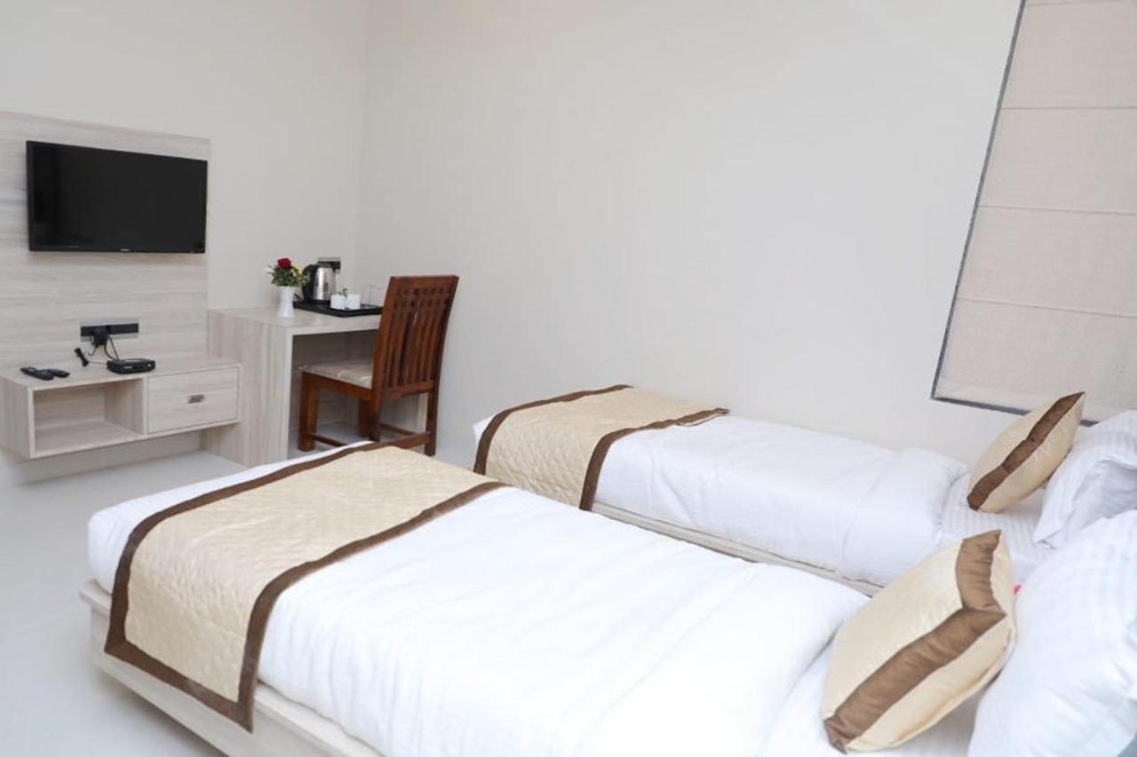 Hotel Pine Regency - Aravali'S Peak View Udajpur Zewnętrze zdjęcie
